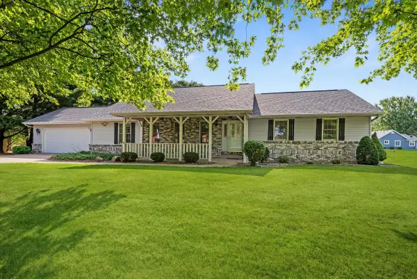 223 Thornhedge Drive, Valparaiso, IN 46383