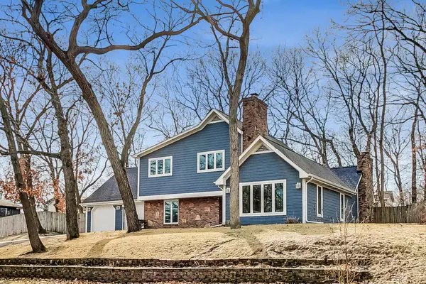 22 Crismar Road, Ogden Dunes, IN 46368
