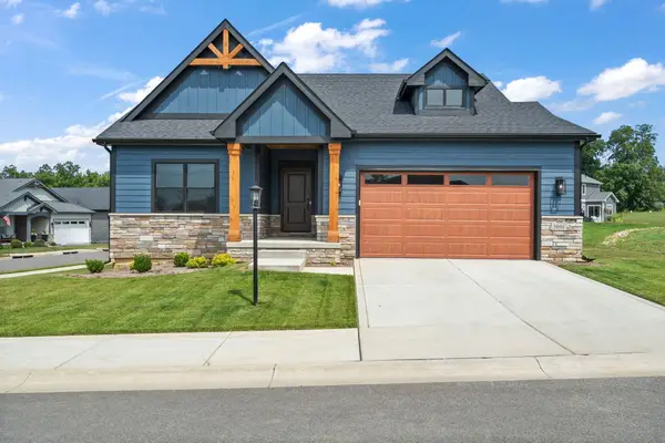 3001 Forestside Lane, Valparaiso, IN 46385