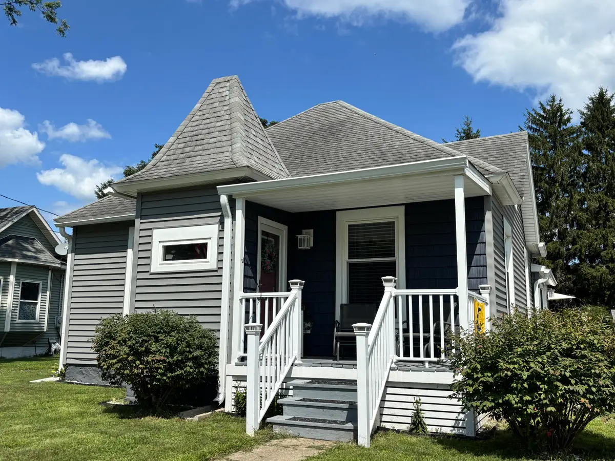 303 N Davis Street, Wolcott, IN 47995 - #1