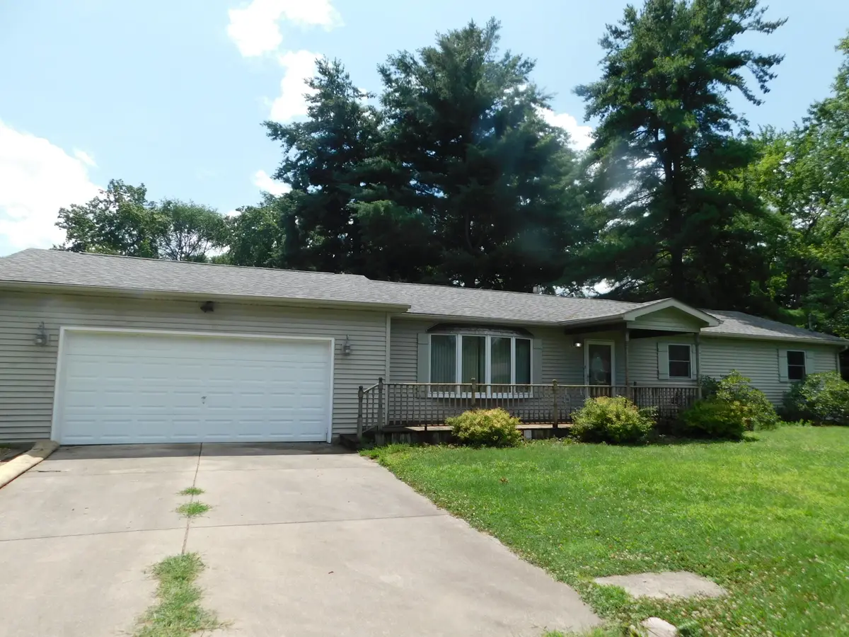 505 8th Avenue Nw, Demotte, IN 46310 - #1
