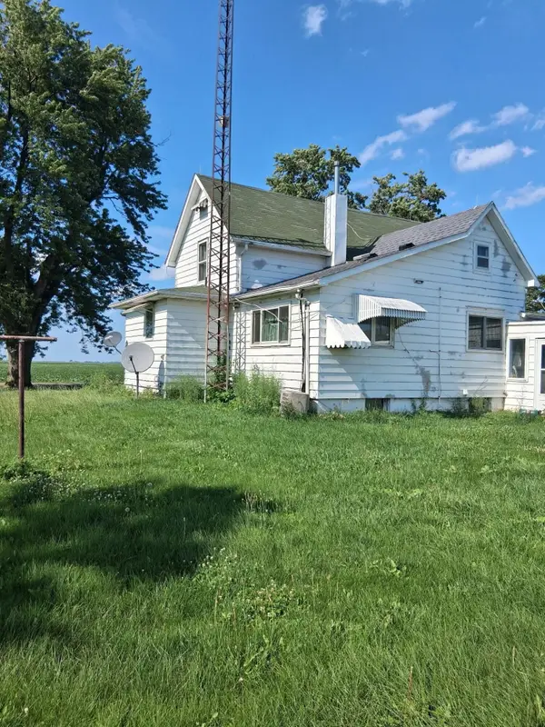 15693 W 800 S, Francesville, IN 47946