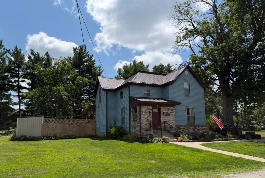 221 W Mill Street, Goodland, IN 47948 - #1