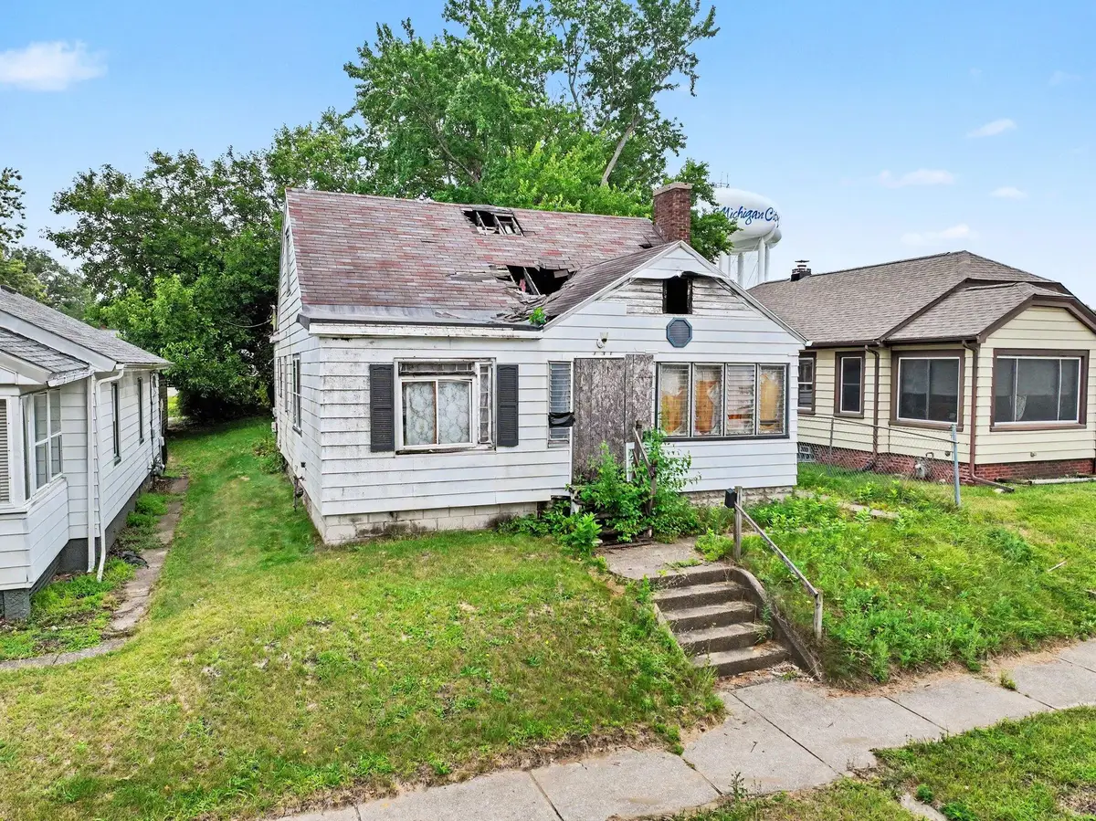 131 N Ashland Avenue, Michigan City, IN 46360 - #1