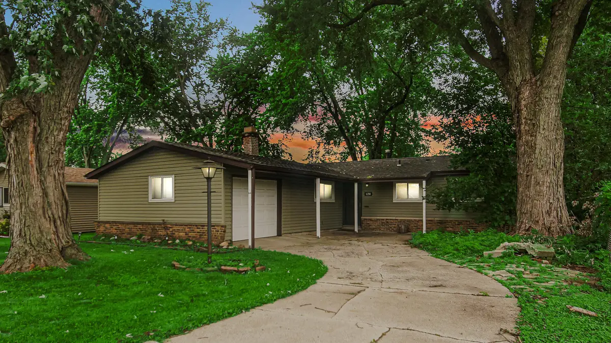 1250 N Glenwood Avenue, Griffith, IN 46319 - #1