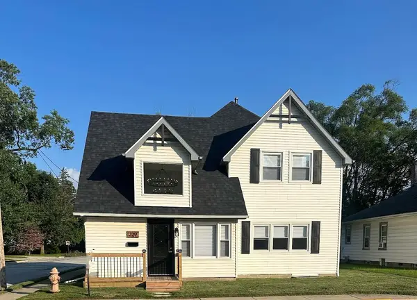229 E Beam Street, Porter, IN 46304
