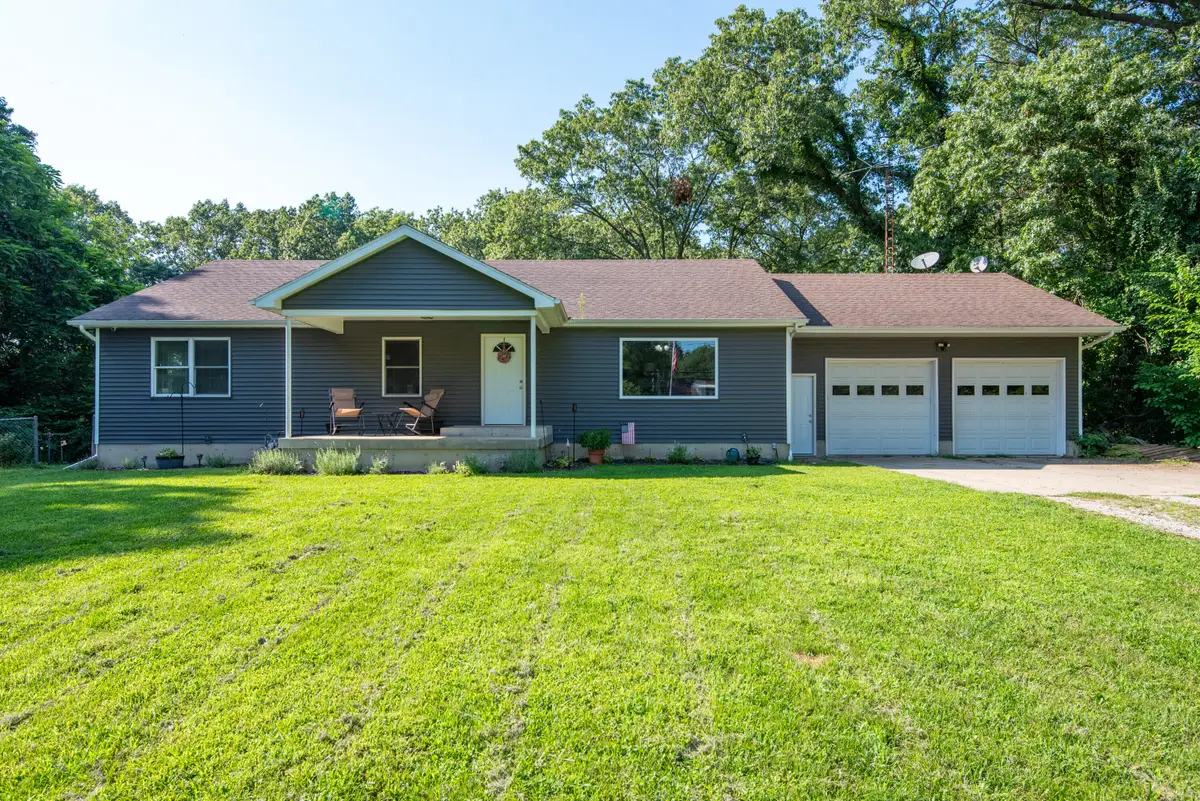 415 Woodlawn Avenue, Michigan City, IN 46360 - #1