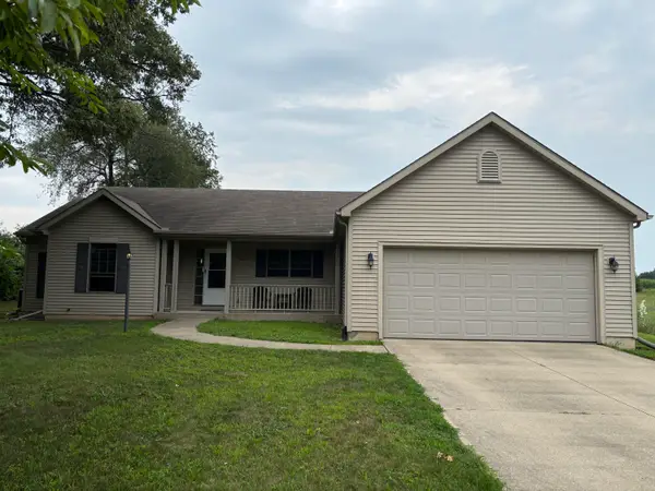 943 N Fail Road, La Porte, IN 46350