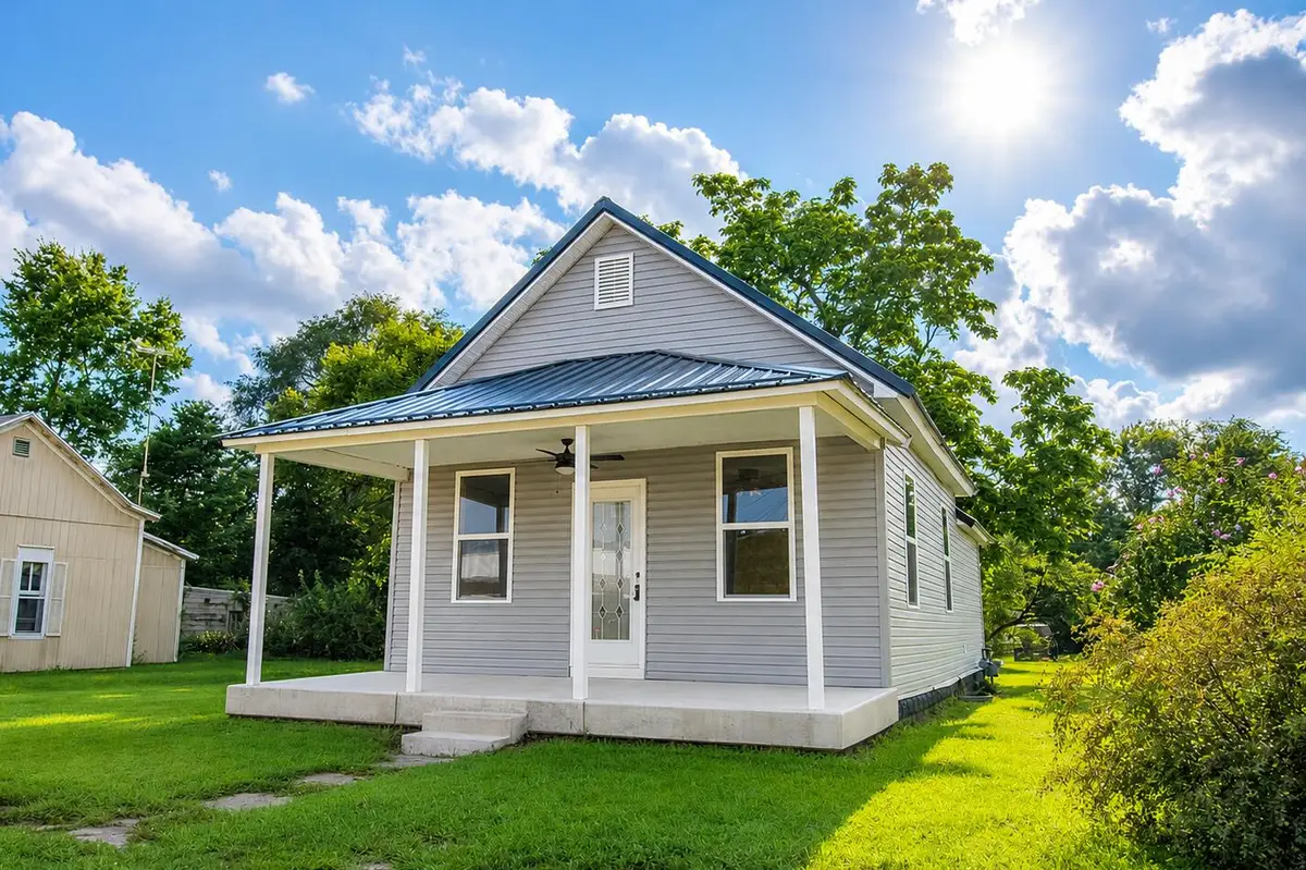 21 N Shield Street, Knox, IN 46534 - #1