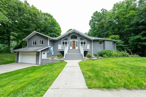 471 E 830 N, Valparaiso, IN 46383