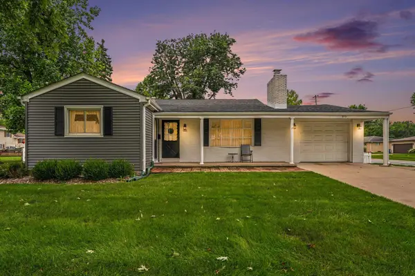 203 E Greenwood Avenue, Crown Point, IN 46307