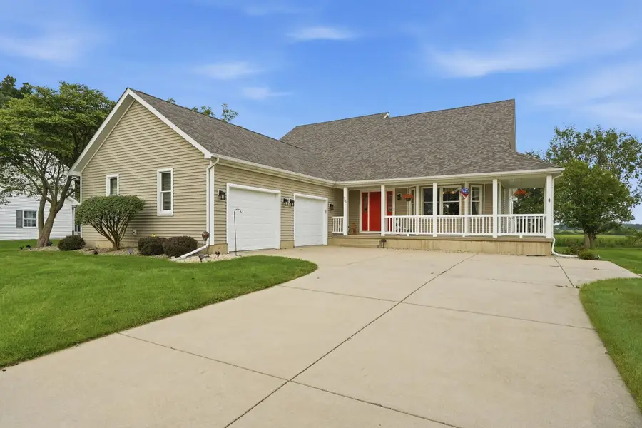 731 Oakbrook Drive, Hebron, IN 46341 - #2