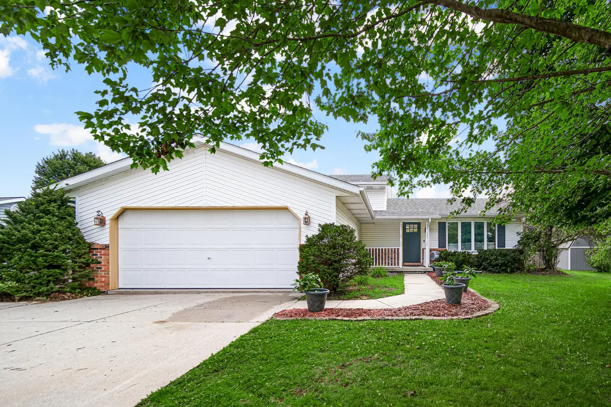 585 Lake Park Drive, Valparaiso, IN 46385 - #1