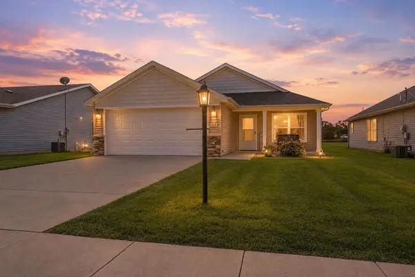 521 Blackstone Court, Kouts, IN 46347