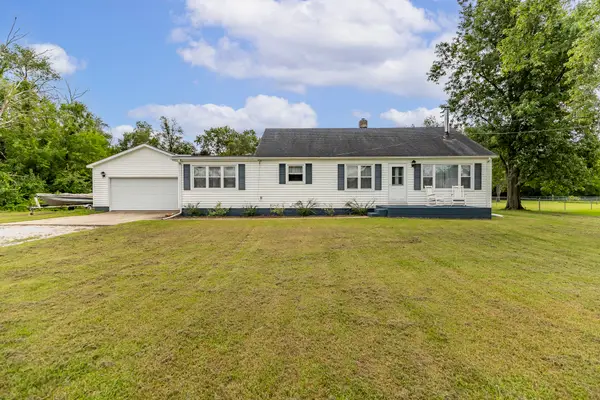 409 W Division Road, DeMotte, IN 46310