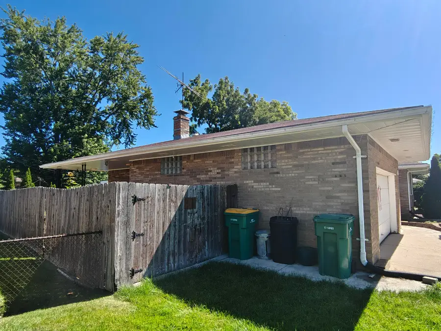 430 E 54th Avenue, Merrillville, IN 46410 - #2