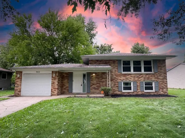 946 W 67th Place, Merrillville, IN 46410
