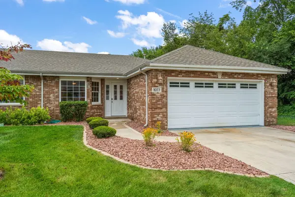 1077 Freedom Circle S, Crown Point, IN 46307