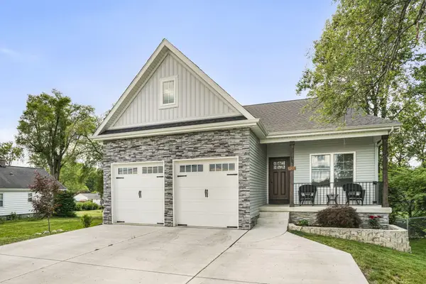 1305 Roosevelt Road, Valparaiso, IN 46383