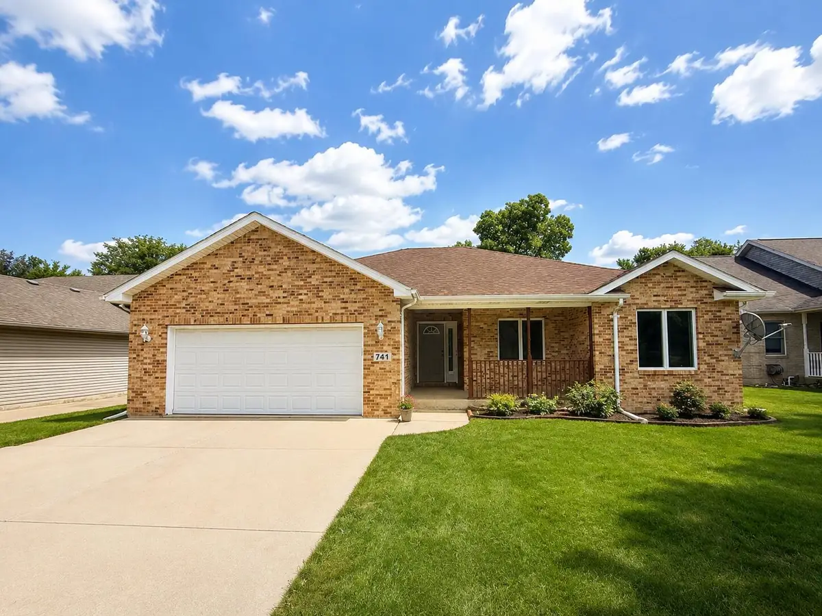 741 S Broad Street, Griffith, IN 46319 - #1