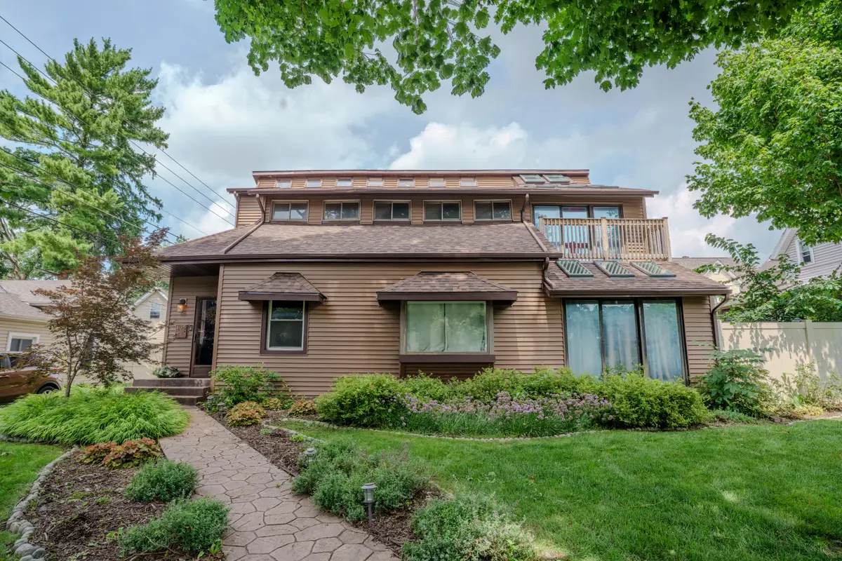 405 E Chicago Street, Valparaiso, IN 46383 - #1