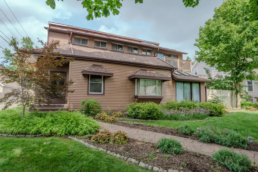 405 E Chicago Street, Valparaiso, IN 46383 - #2