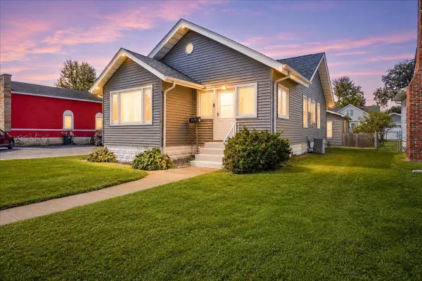 946 State Street, Hobart, IN 46342