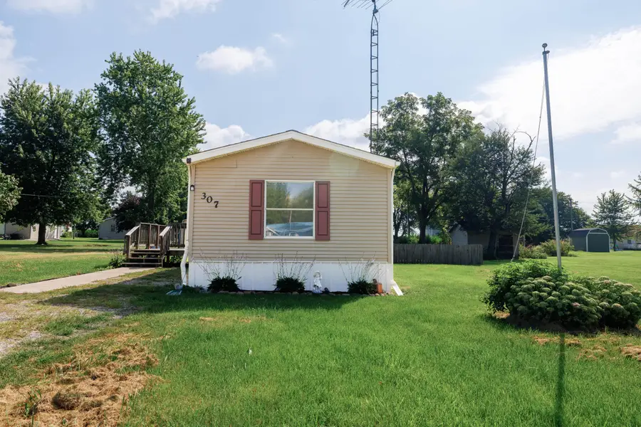 307 S Chestnut Street, Earl Park, IN 47942 - #3