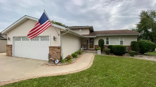 1425 W 97th Place, Crown Point, IN 46307
