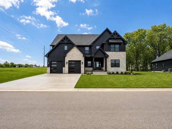 1759 Trailbrook Drive, Valparaiso, IN 46385