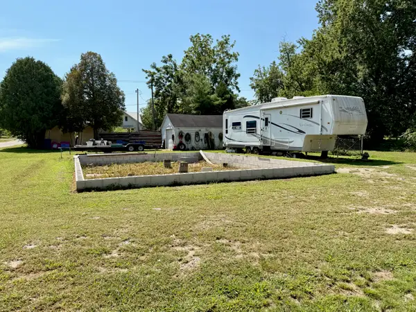 615 E Pearl Street, Medaryville, IN 47957