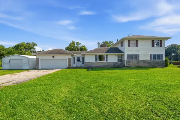 2101 Coolwood Drive, Valparaiso, IN 46385