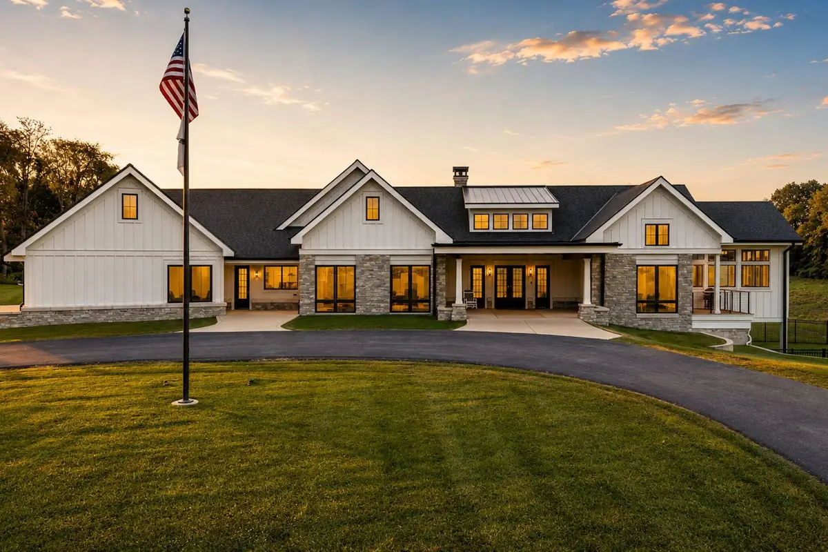 525 N 500 E, Valparaiso, IN 46383 - #1