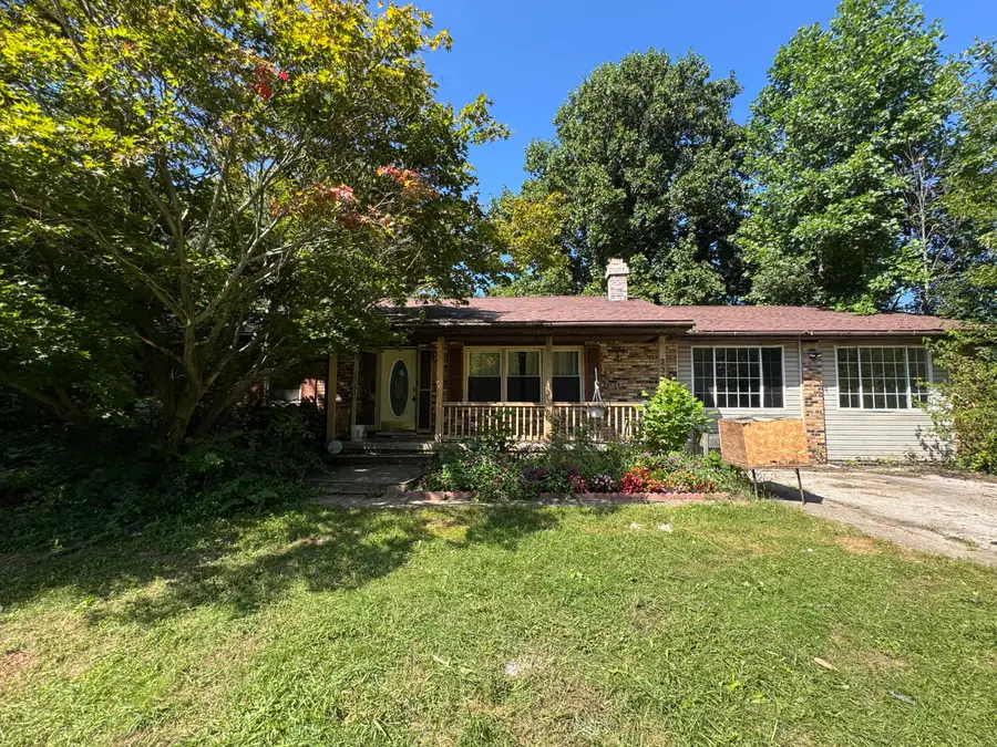 236 S 150 E, Valparaiso, IN 46383 - #2