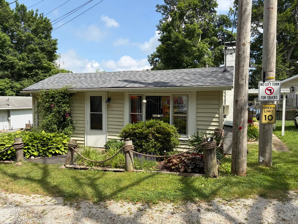 111 Ems B36b2 Lane, Warsaw, IN 46582 - #1