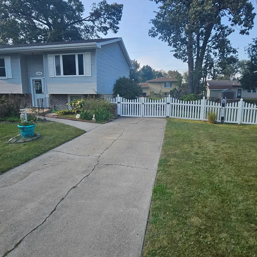 2476 Crows Nest Drive, Hobart, IN 46342 - #2