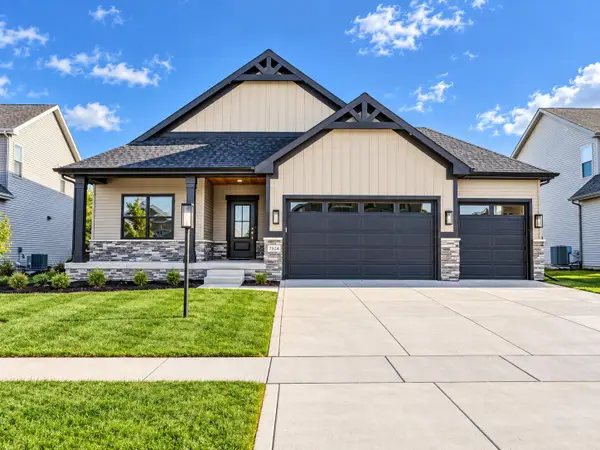 7482 Newton Street, Winfield, IN 46307