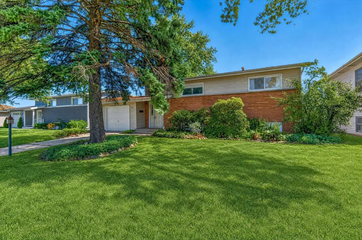 9517 Farmer Drive, Highland, IN 46322 - #1