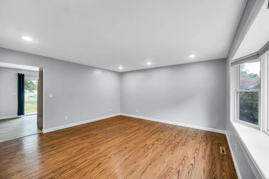 214 Locust Avenue S, Hebron, IN 46341 - #2