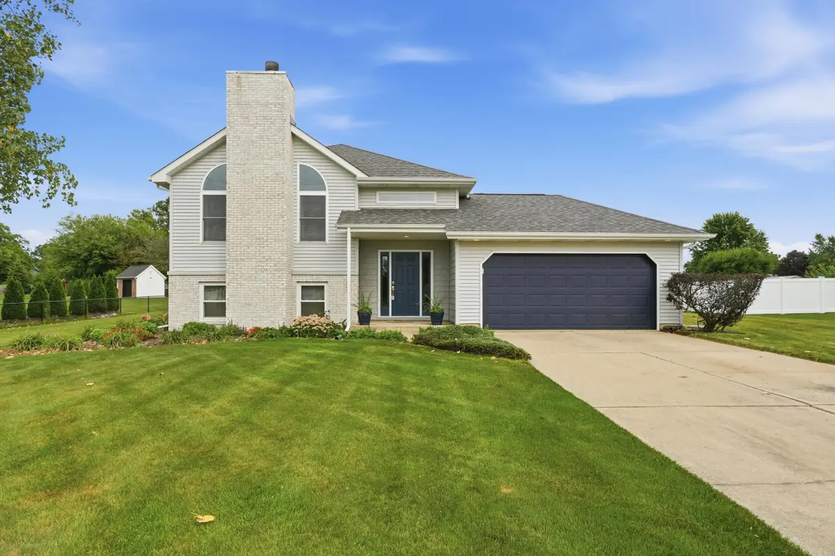 565 Waterford Lane, Valparaiso, IN 46385 - #1