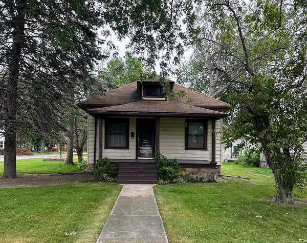 201 S 8th Street, Chesterton, IN 46304
