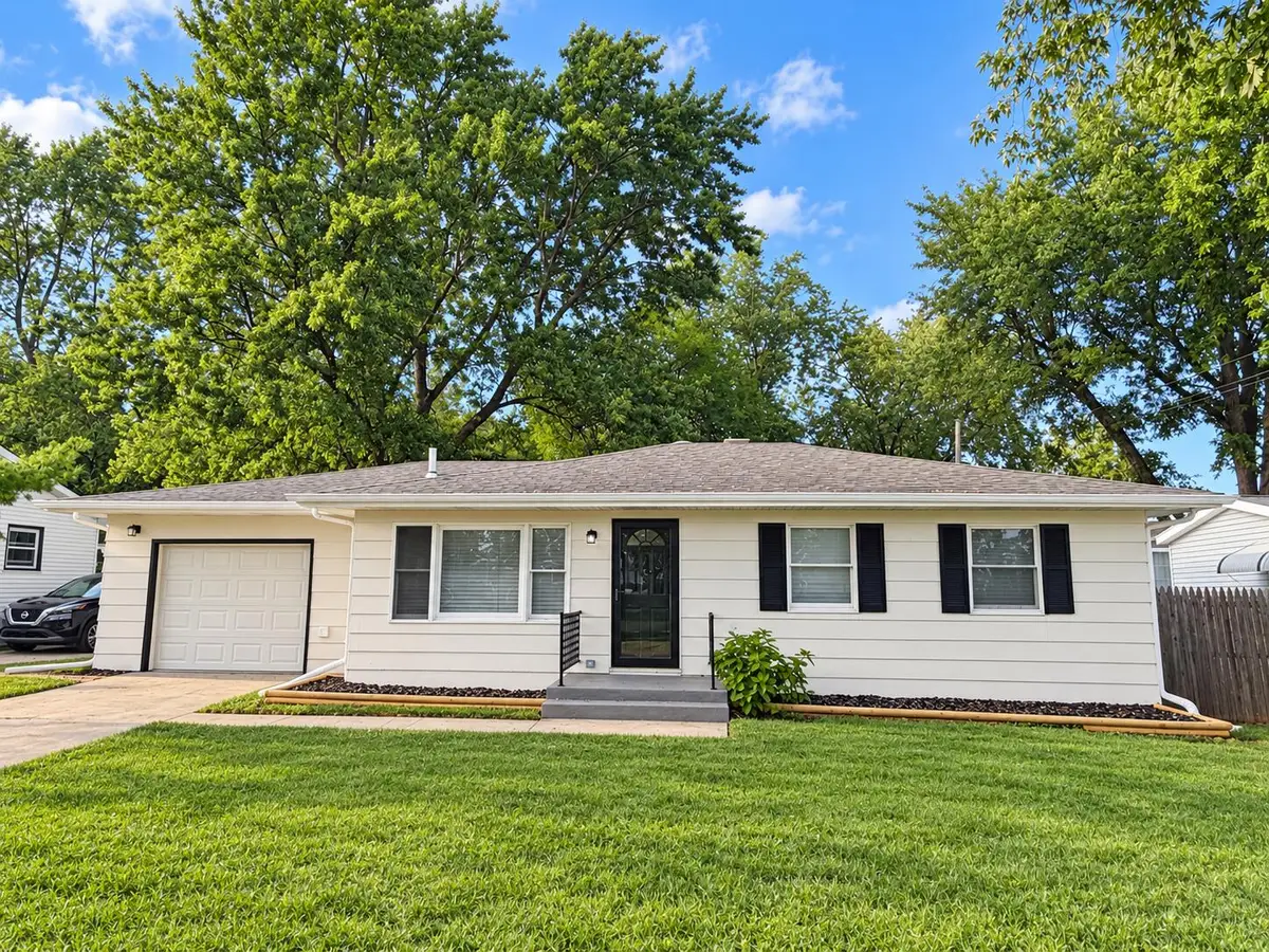 1218 E Farragut Street, Crown Point, IN 46307 - #1