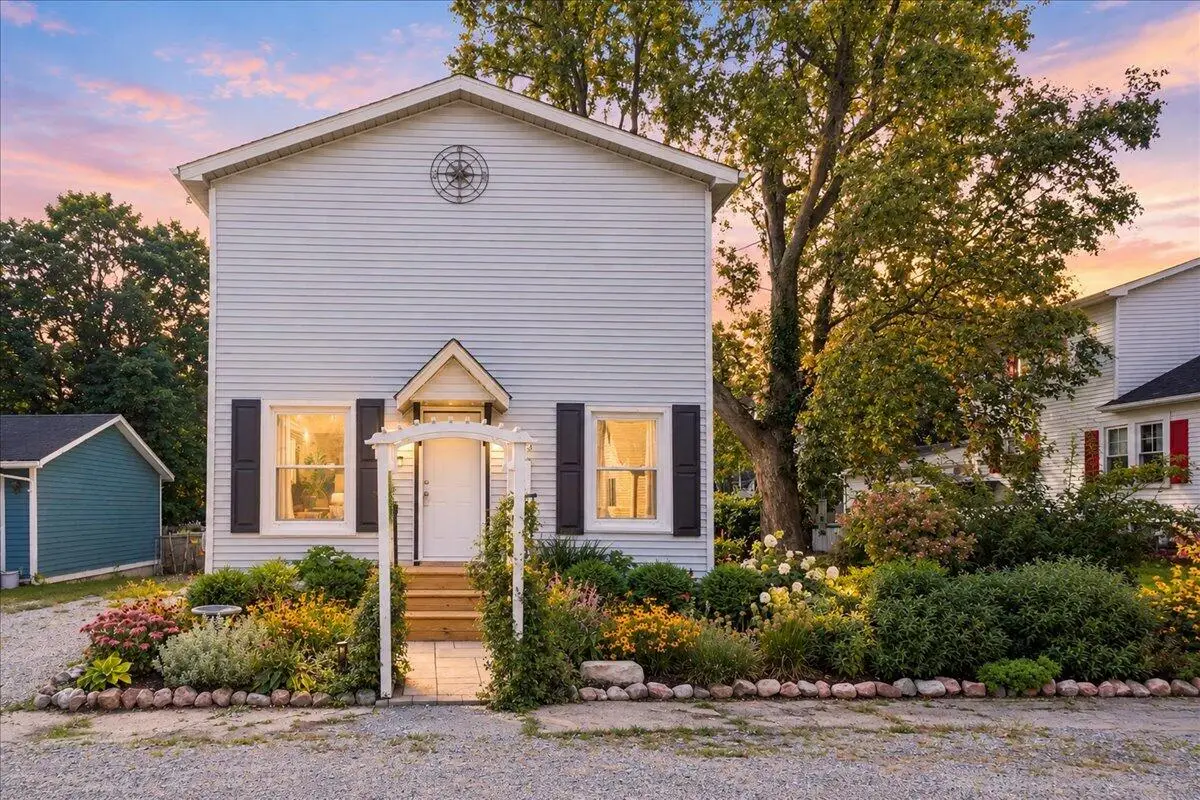 208 W Alyea Street, Hebron, IN 46341 - #1