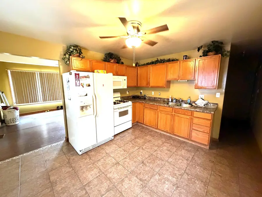 905 W 7th Street, Michigan City, IN 46360 - #3