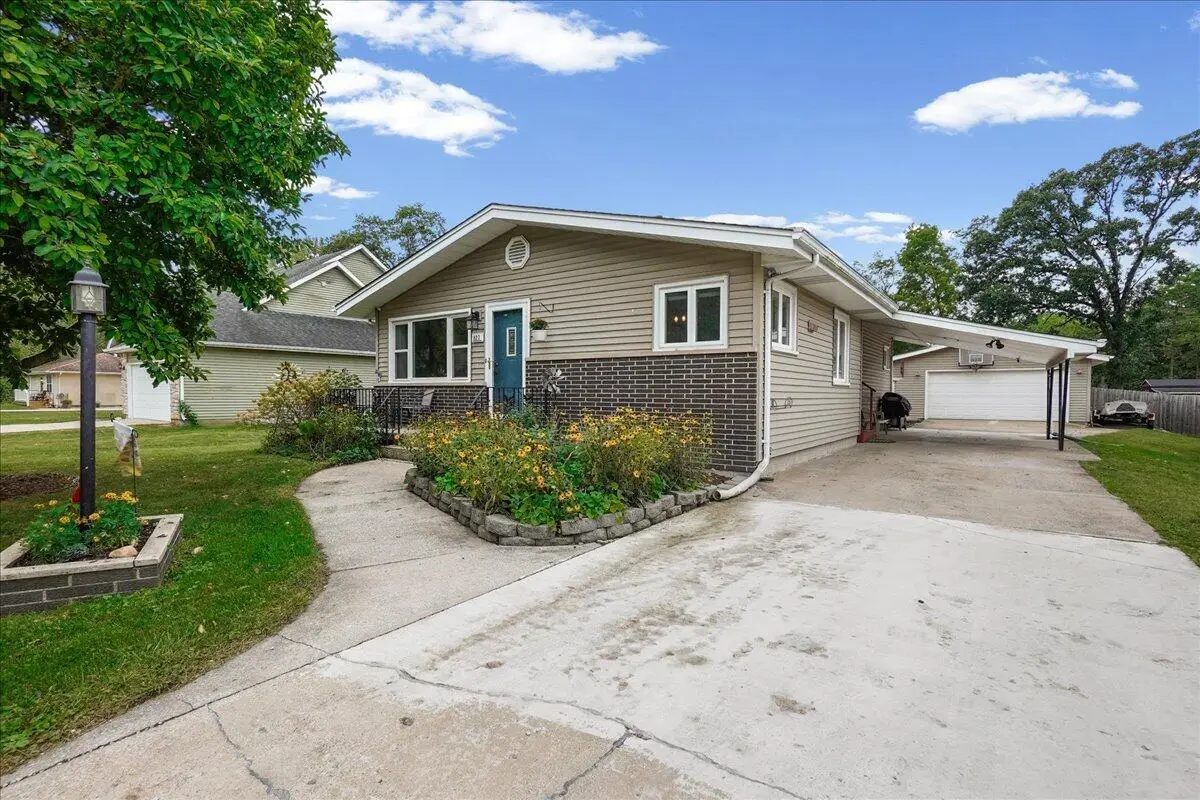 822 S Wisconsin Street, Hobart, IN 46342 - #1