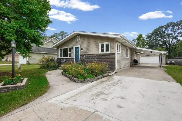 822 S Wisconsin Street, Hobart, IN 46342