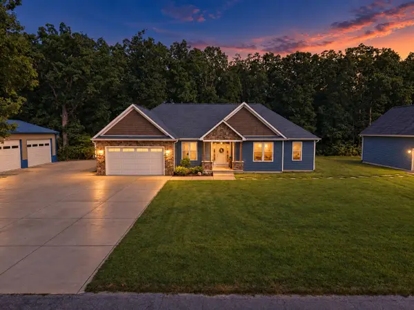 10979 W Makeever Drive, DeMotte, IN 46310