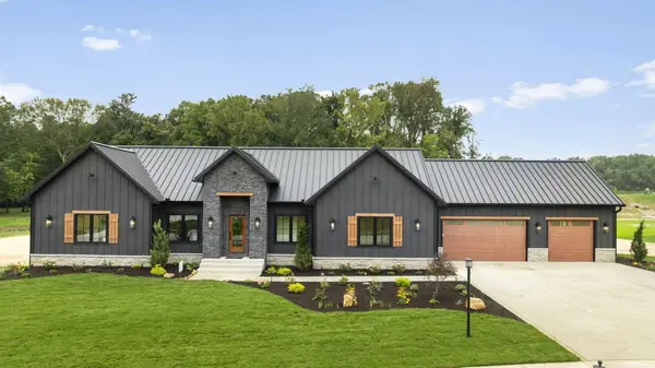 474 Stonebridge Parkway, Valparaiso, IN 46383