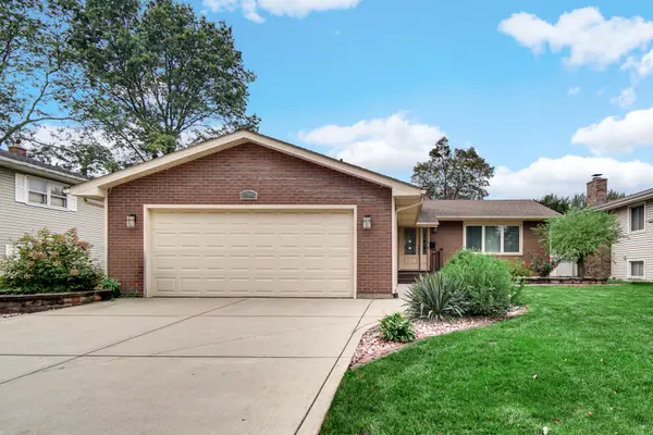 9544 Hawthorne Drive, Munster, IN 46321