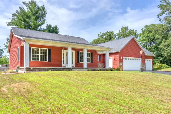 12036 Oakwood Drive, DeMotte, IN 46310